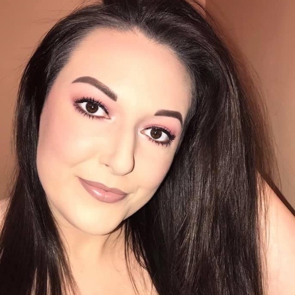 Meet your Posher, Dani - Picture 1 of 1